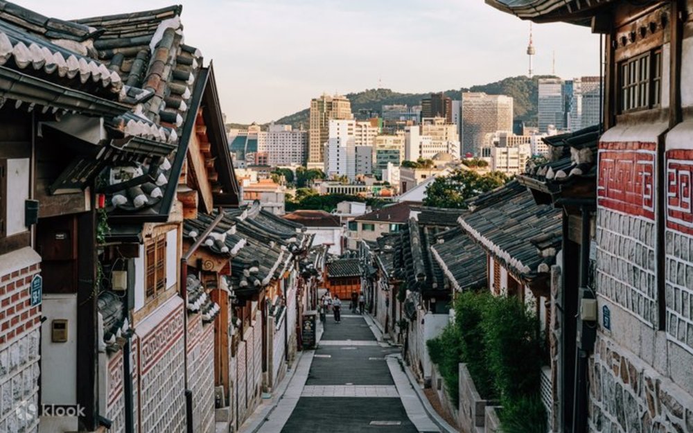  Làng Cổ Bukchon Hanok (Portraits Of Delusion)