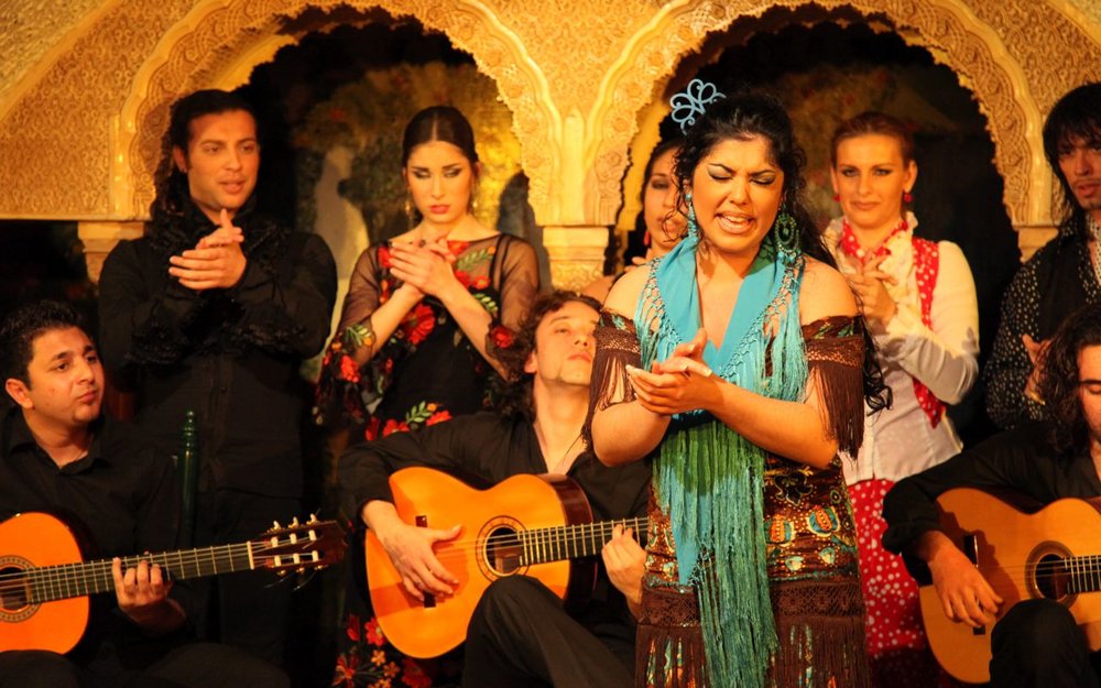 A classic tablao performance | Photo Credit: Wikimedia Commons
