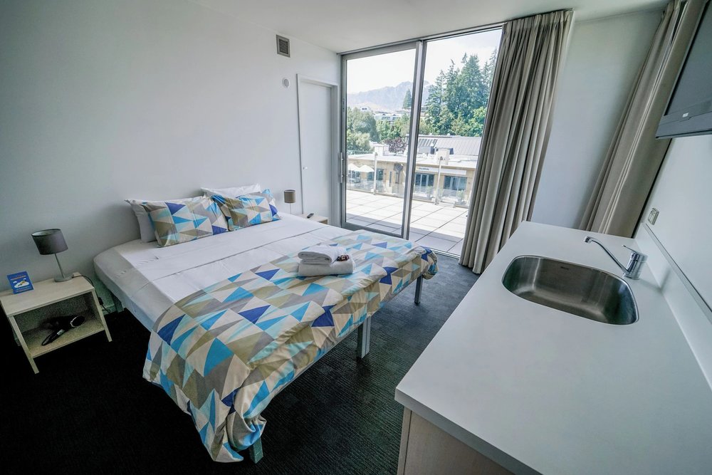 Nomads Queenstown Backpackers