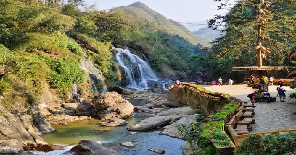 Những Con Đường Lát Đá Cổ Kính
