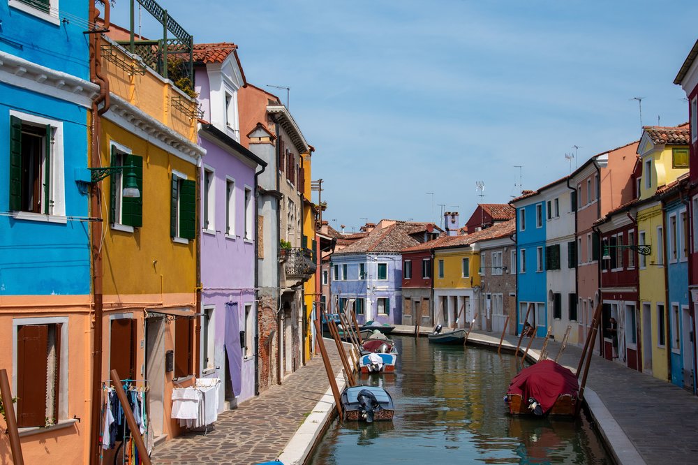 Colorful houses at Burano | Photo Credits: Jan Tang on Pexels
