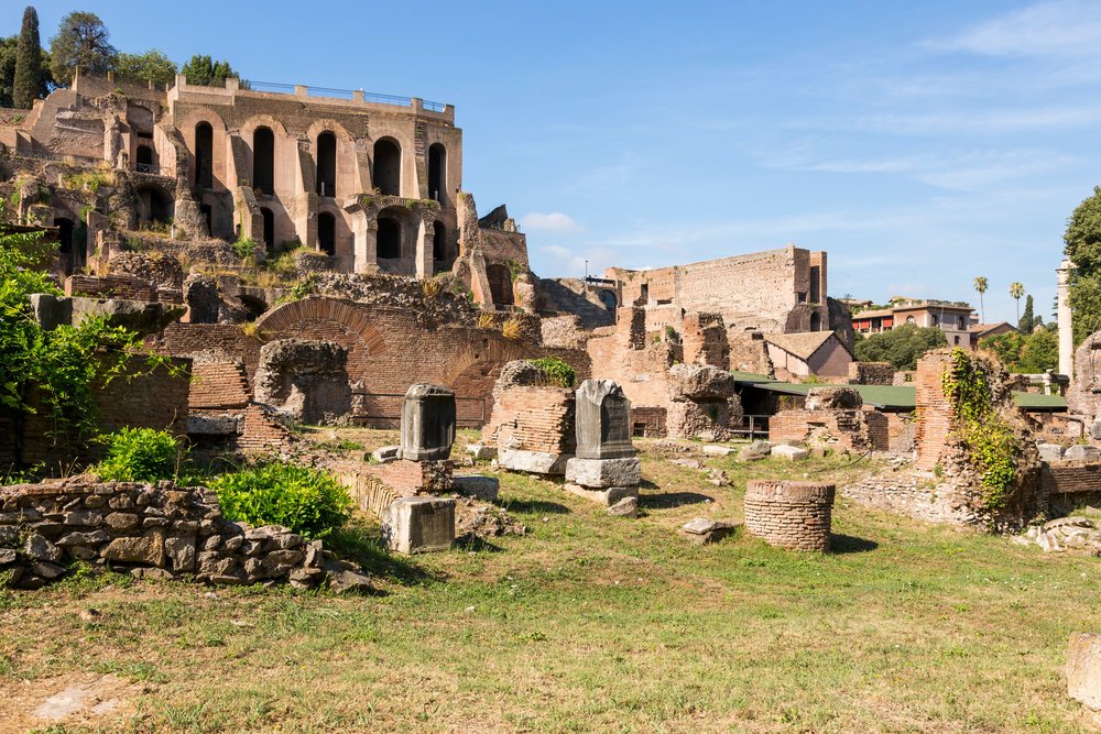 Ancient roman ruins | Photo Credits: Valentin Ivantsov on Pexels