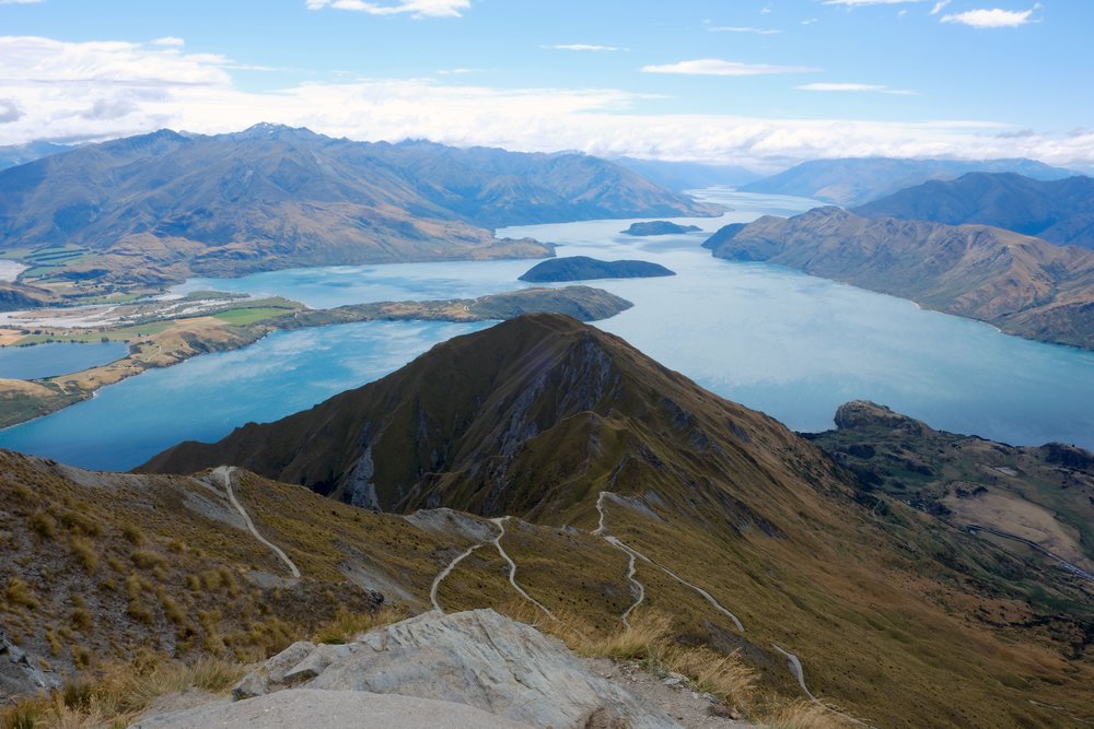 A breathtaking aerial view of Lake Wānaka and mountains from Roys Peak | Photo Credit: Paula Davenport on Pexels