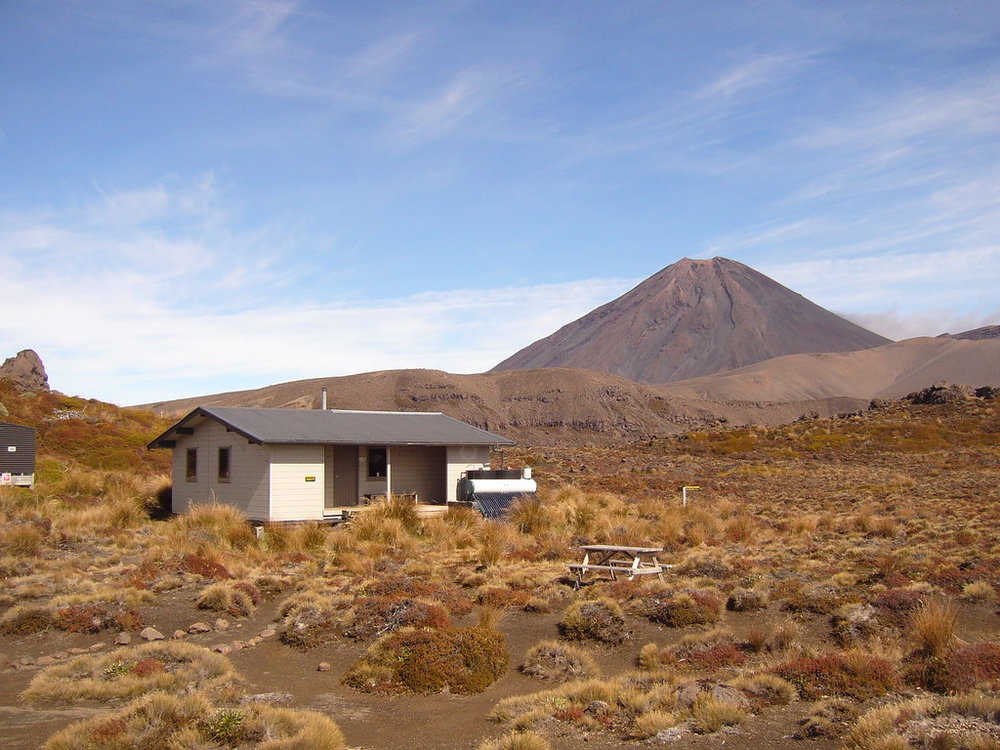 Oturere Hut in Tongariro Northern Circuit | Photo Credit: Flickr