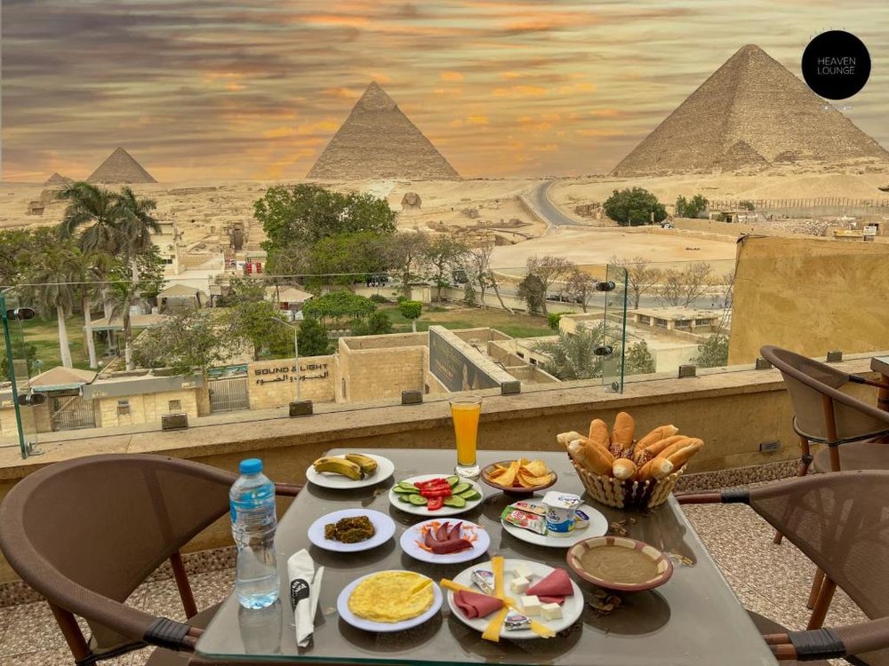 Khung Cửa Sổ Tại Giza Pyramids View Hotel