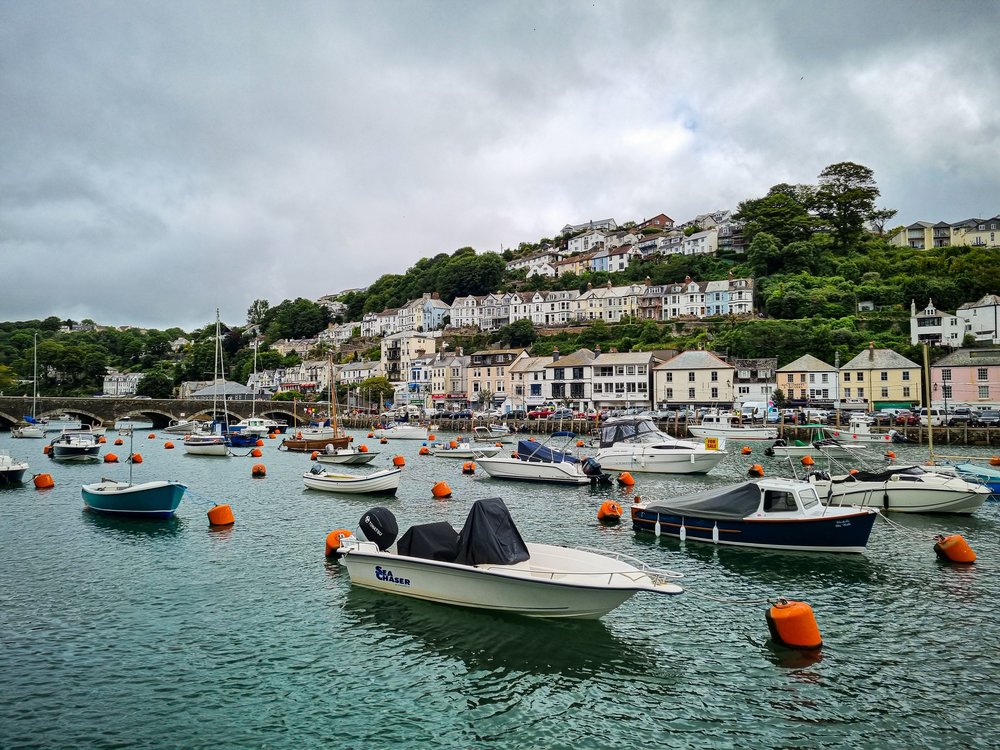 A view of Looe harbor | Photo by Cynrar on Pexels