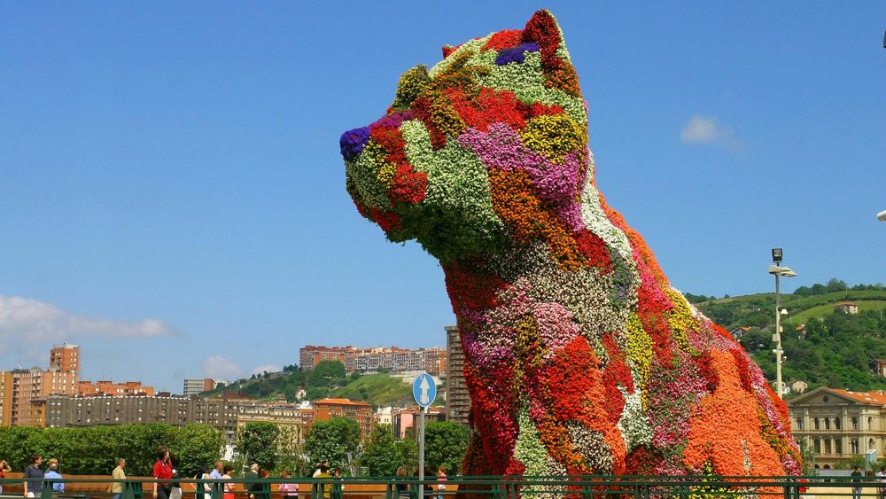 Puppy, the giant flower-covered dog sculpture outside the Guggenheim Museum in Bilbao