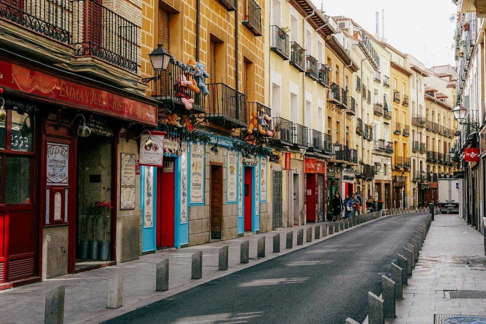 La Latina in central Madrid | Photo Credit: Veronica H on Unsplash
