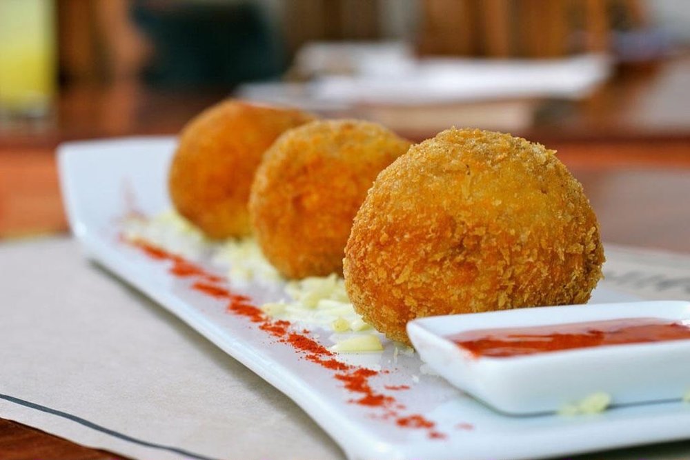 Croquetas de jamón | Photo Credit: Wikimedia Commons