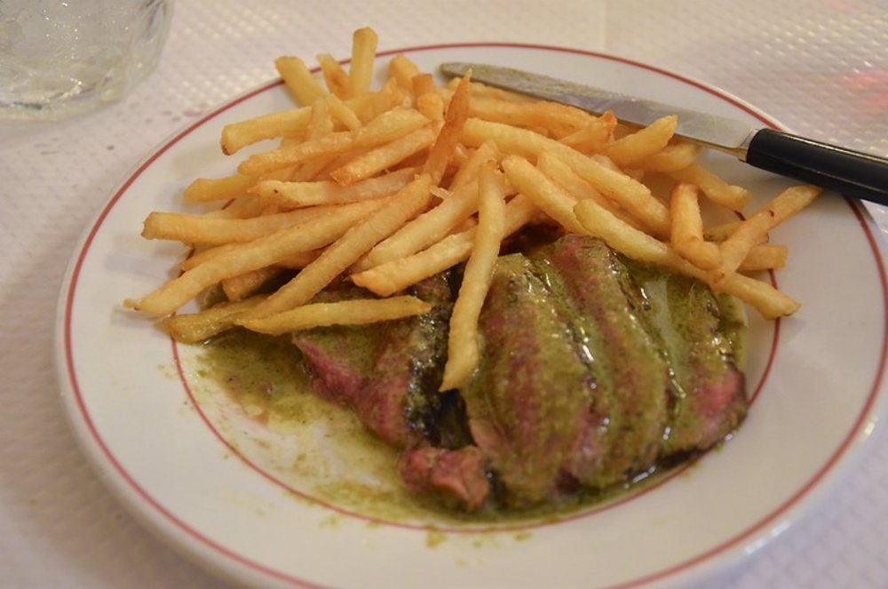 Steak frites at Le Relais de l'Entrecôte