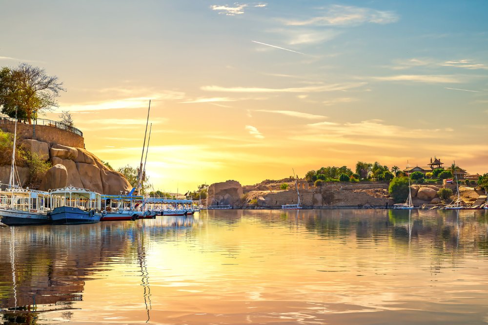 Hoàng Hôn Lãng Mạn Trên Thuyền Felucca Sông Nile