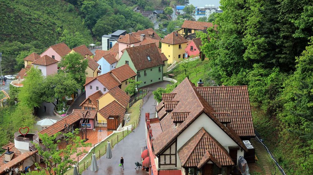 Sáng: Check-in Điểm Hẹn Và Ghé Thăm Petite France & Pinocchio Adventure