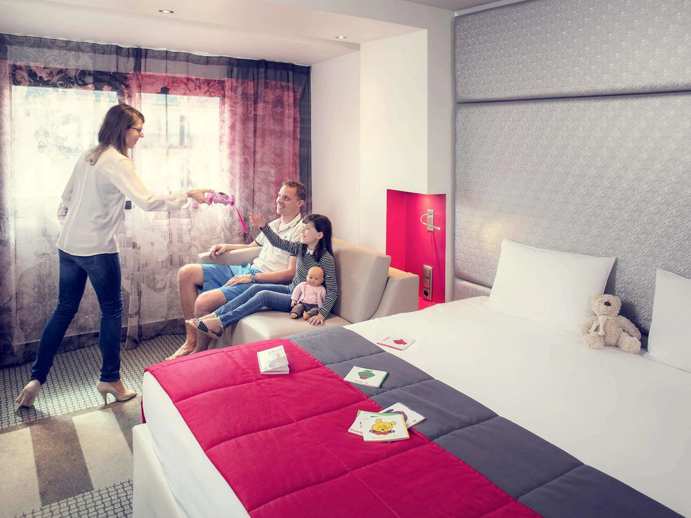 A family room in Mercure Paris Montmartre Sacré-Cœur
