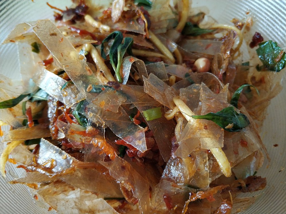 Bánh tráng trộn | Photo Credits: Khanh Ha, Tran on Wikimedia