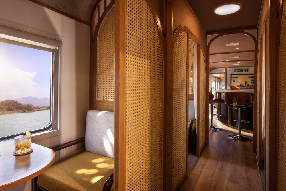  Inside a luxury Vietnam sleeper train 