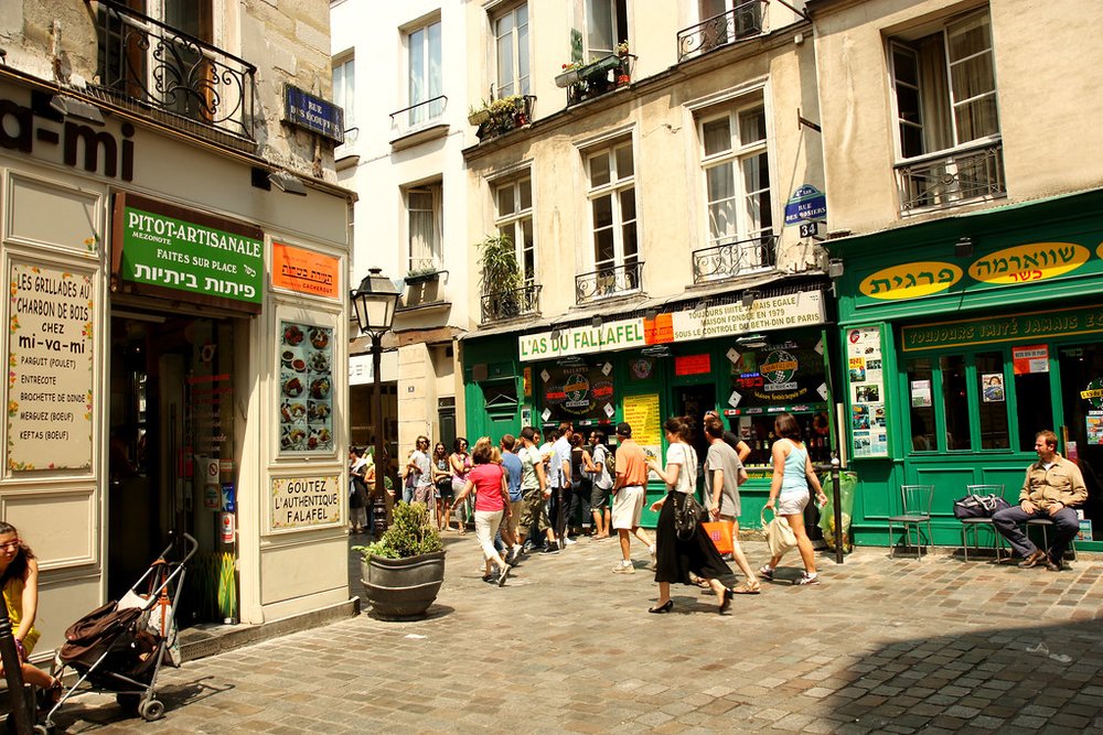Rue de rosiers in Le Marais | Photo Credit: Flickr
