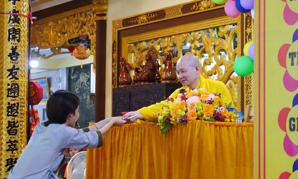 Hoạt Động Khám Chữa Bệnh Từ Thiện Tại Chùa Pháp Tạng