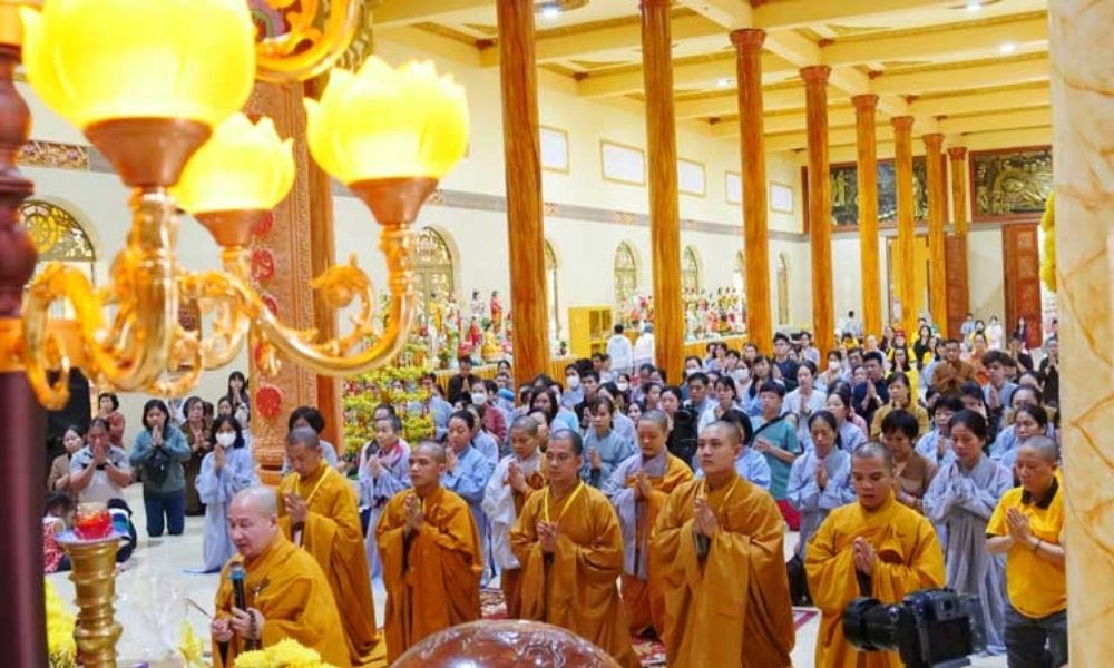 Đại Đức Thích Trí Huệ: Vị Trụ Trì Với Trái Tim Nhân Ái