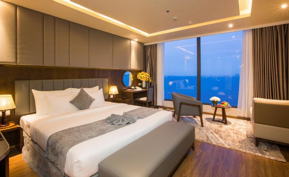 Khách Sạn DTX Nha Trang - Hồ Bơi Rooftop Ngắm Biển Ngay Gần Trần Phú