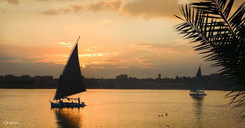  Tản Bộ Ven Sông Nile Trên Đường Abu El Feda