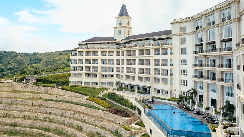 Twin Lakes Hotel Tagaytay