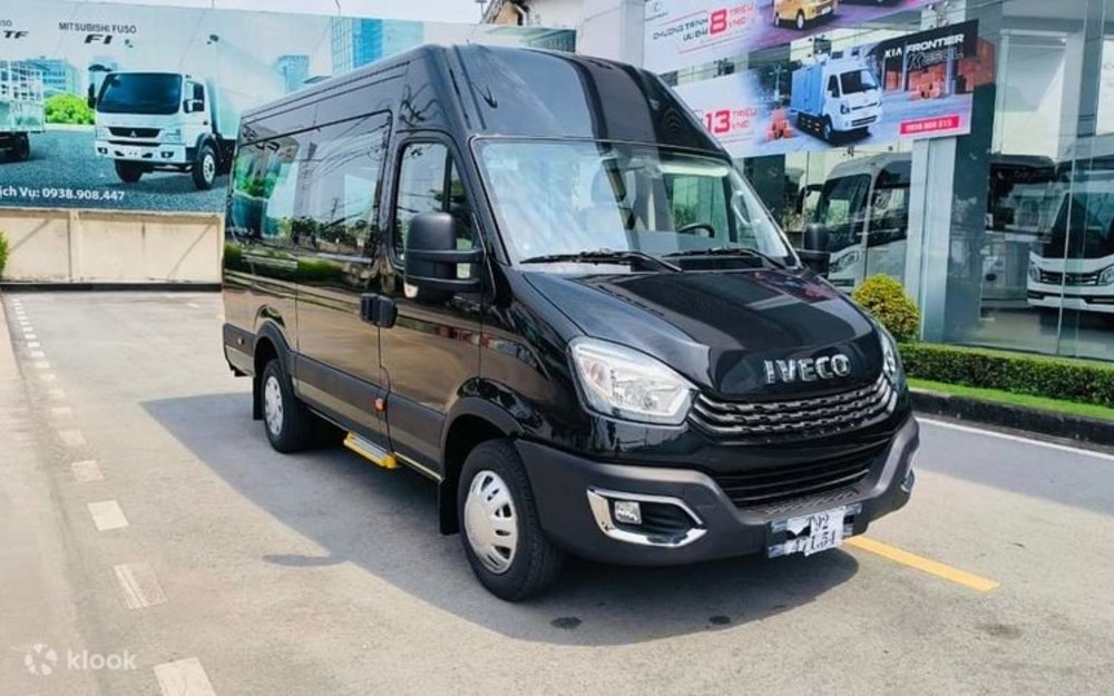 Xe Limousine VIP 9 Chỗ Đưa Đón Tận Nơi