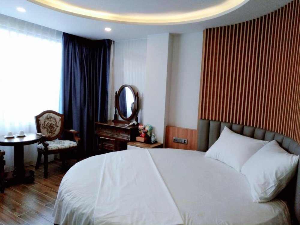 ABAY Hotel - Hồ Bơi Trên Cao Giữa Khu Phố Tây