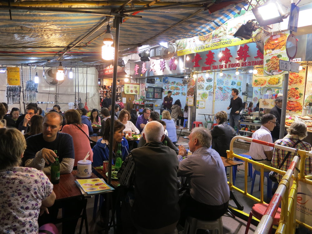 Restaurants at Temple Street night market