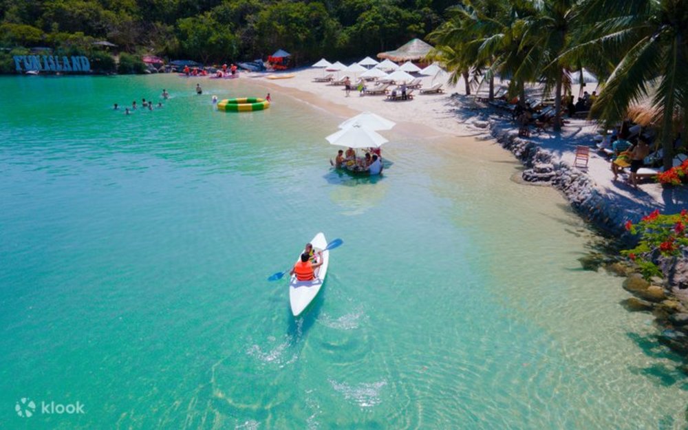  Chèo Kayak Len Lỏi Giữa Các Vịnh Nhỏ