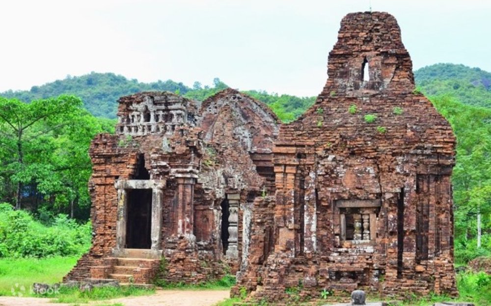 Nhóm Tháp B, C, D: Trái Tim Của Thánh Địa