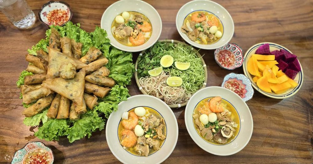 Lưu Ý Quan Trọng Khi Ăn Uống Tại Khu Vực Cầu Rồng