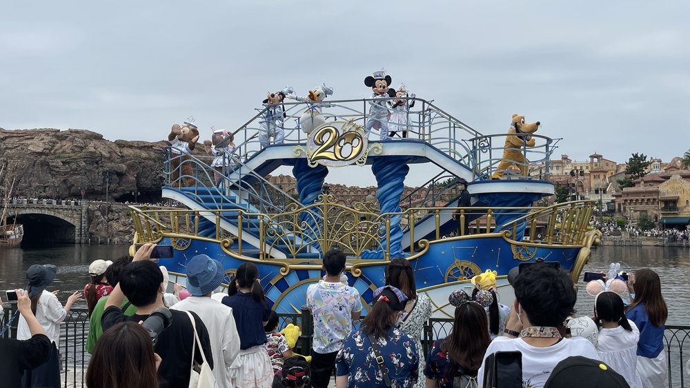 Sparkling Jubilee Celebration parade in DisneySea