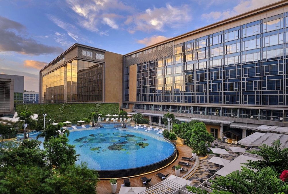 The pool at Hilton Manila 