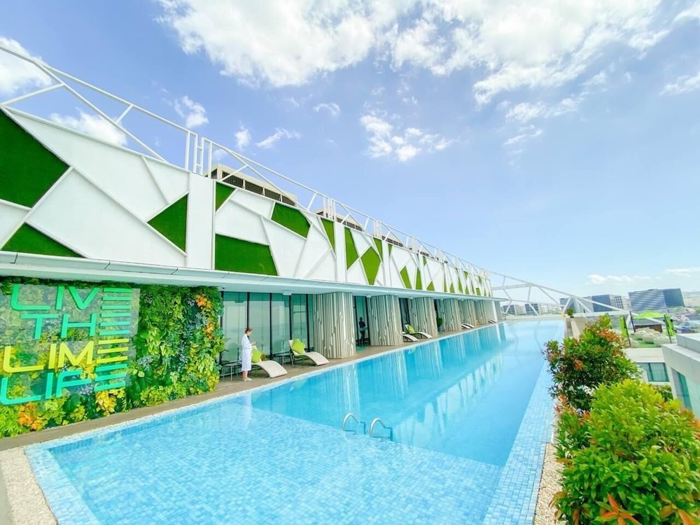 Lime Resort Manila Pool
