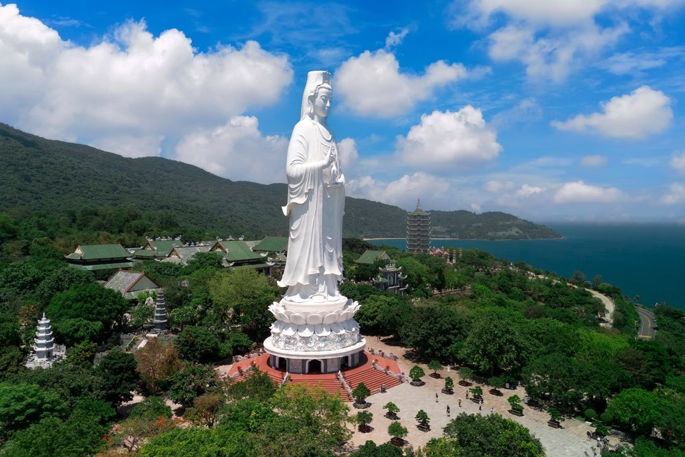 วัดหลินอึ๋ง (Linh Ứng Pagoda)