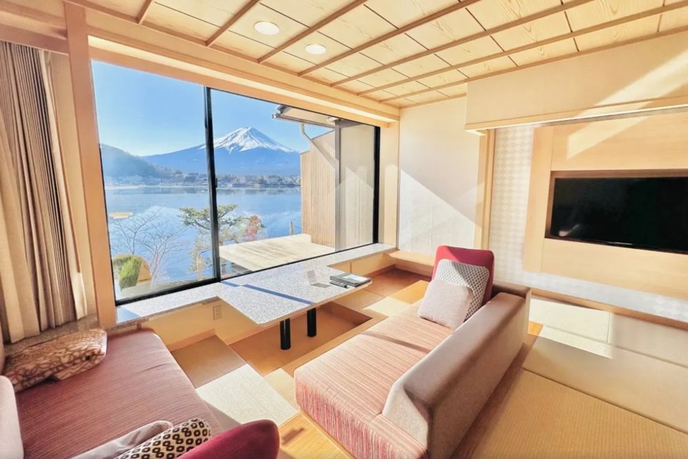 Room overlooking Mt Fuji at Ubuya