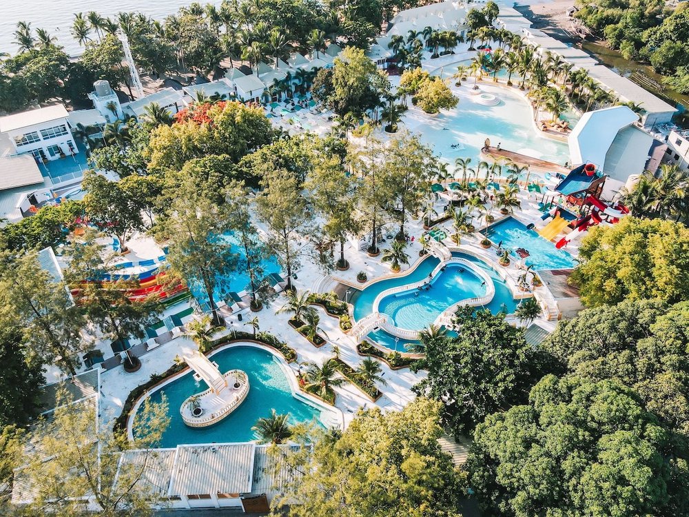 Villa Excellance Beach and Wave Pool Resort