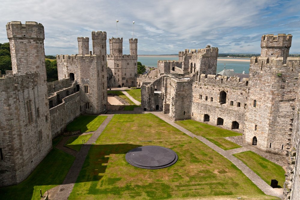 Lâu Đài Caernarfon: Pháo Đài Uy Nghi Bên Bờ Biển