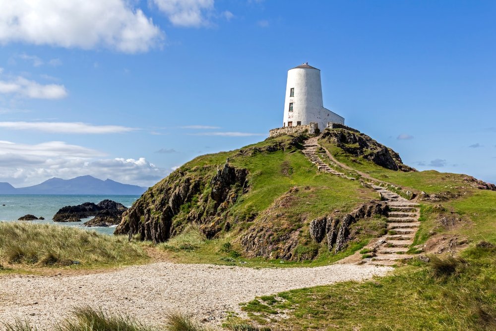 Đảo Anglesey: Vẻ Đẹp Hoang Sơ Và Những Cái Tên Kỳ Lạ