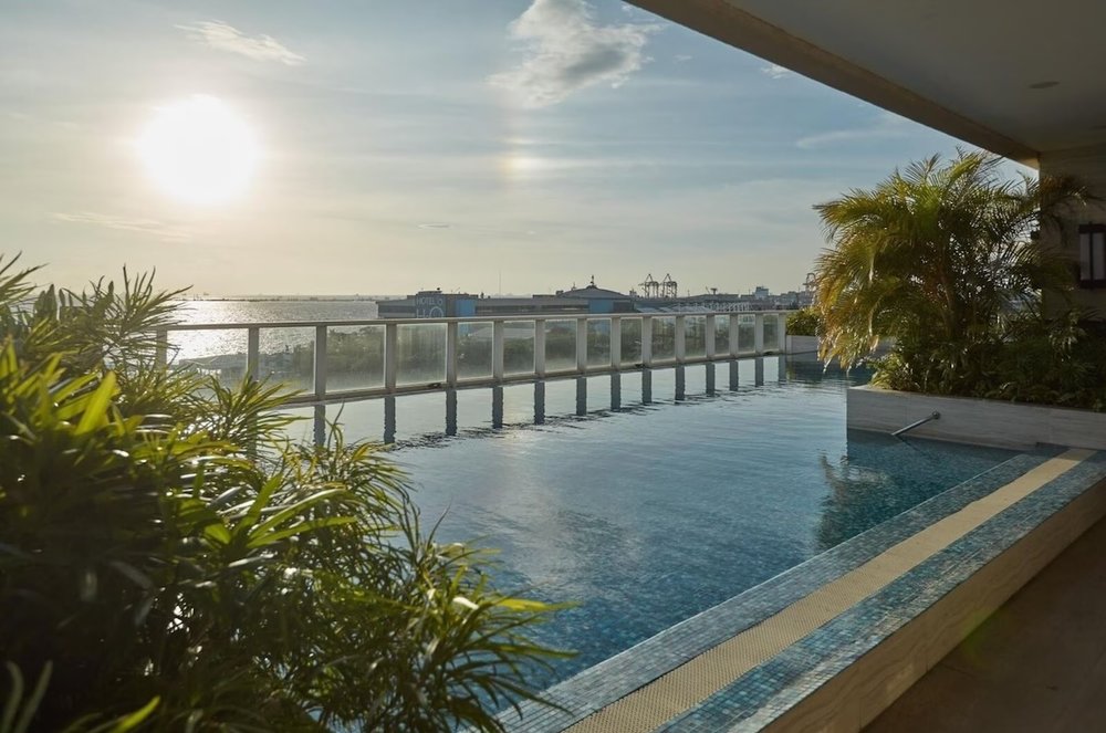 Rizal Park Hotel Pool