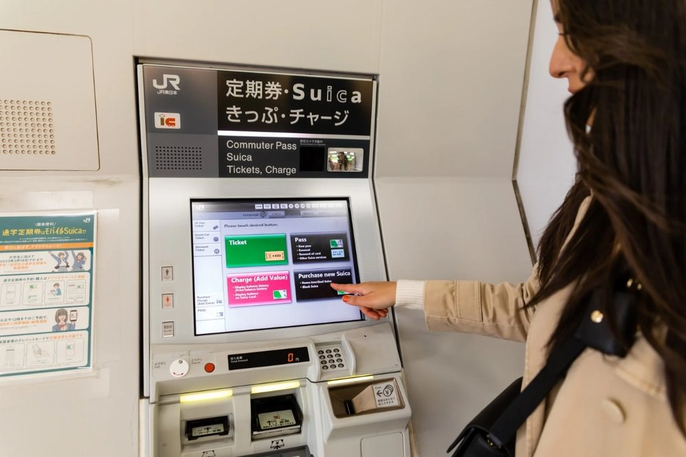 Cách Mua Thẻ Suica Để Không Mất Thời Gian Xếp Hàng