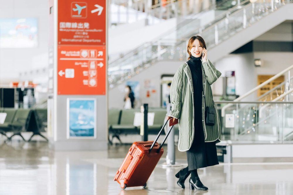 Trải Nghiệm Nhập Cảnh Thực Tế: Từ Máy Bay Ra Đến Sảnh Chờ Trong "Nốt Nhạc"