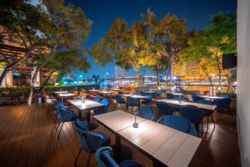 Ale House Tại Millennium Hilton Bangkok: Trải Nghiệm Chill Ven Sông Chao Phraya Đầy Sảng Khoái