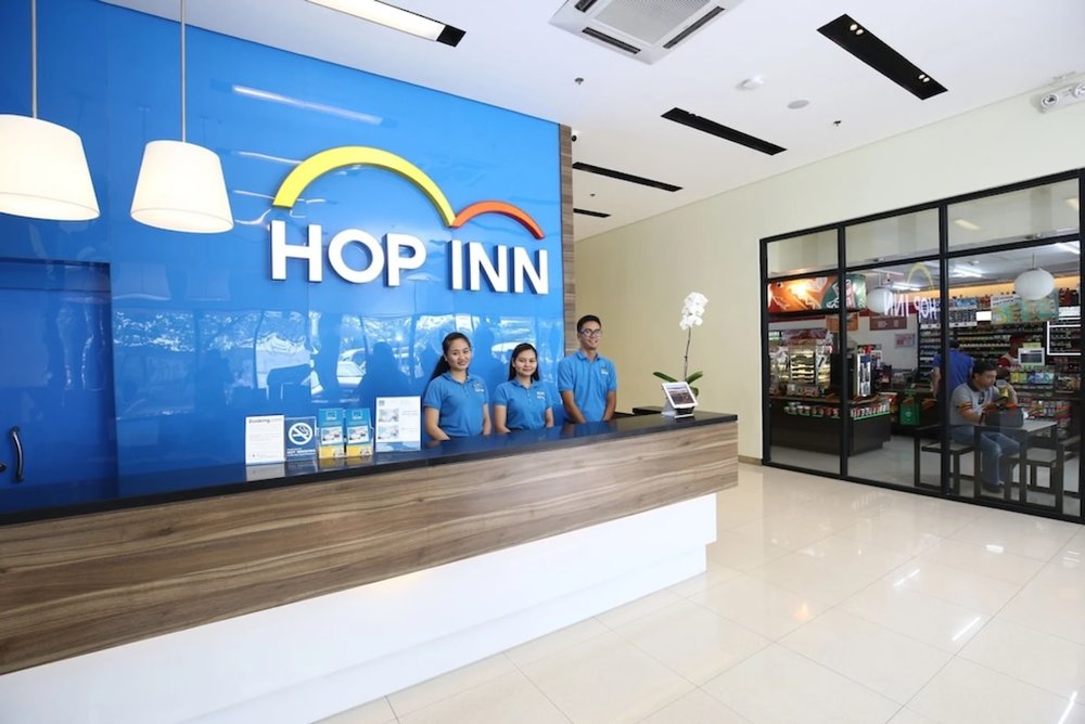 Hop Inn Hotel Reception