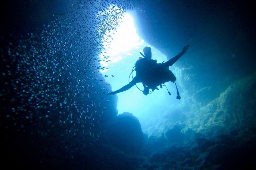 Blue cave diving 