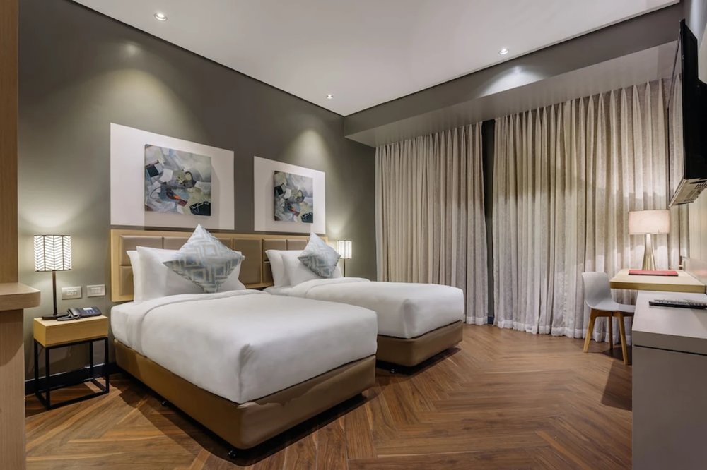 Summit Hotel Greenhills Deluxe Twin Room