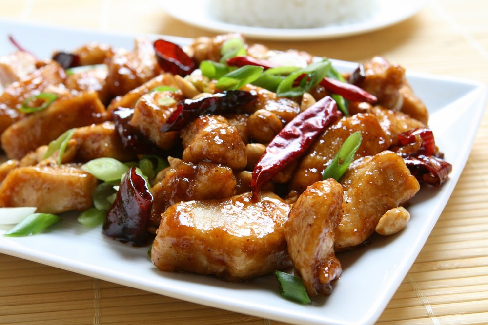 ไก่ผัดเม็ดมะม่วงหิมพานต์สไตล์กงเปา (Kung Pao Chicken - 宫保鸡丁)