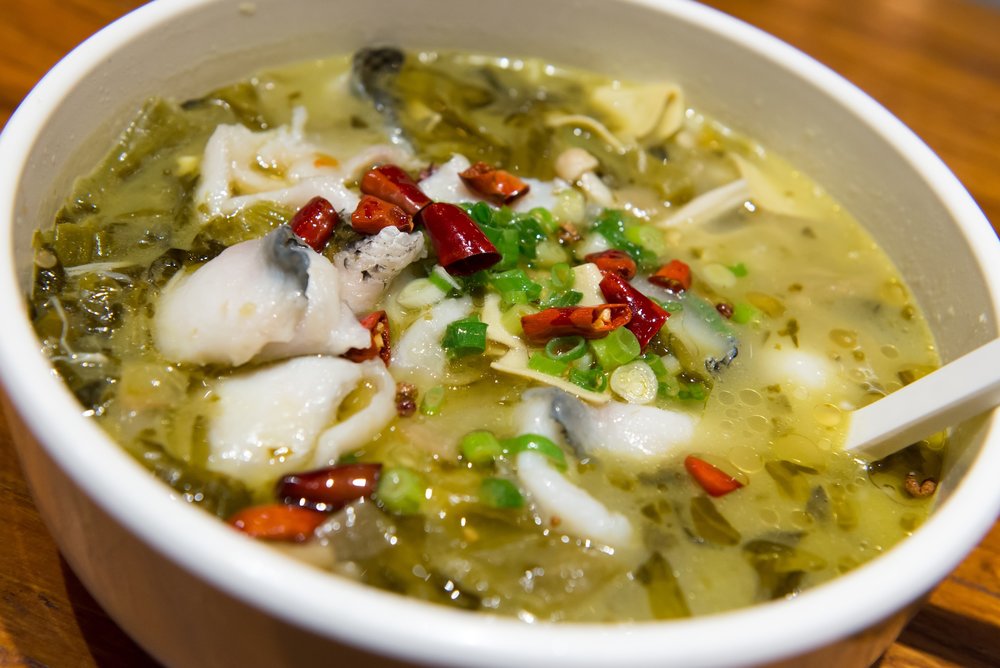 ปลากะพงต้มผักกาดดอง / ซวนไช่อวี๋ (Suancai Yu - 酸菜鱼)