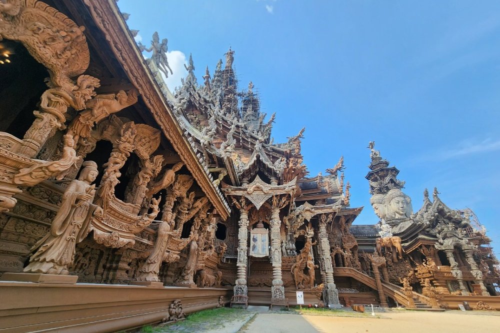 Ngôi Đền Chân Lý - Công Trình Độc Đáo Làm Hoàn Toàn Bằng Gỗ 