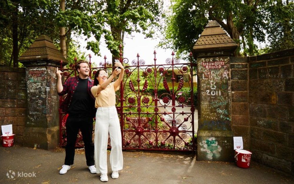 Strawberry Field Và Penny Lane - Tìm Lại Ký Ức Trong Từng Câu Hát